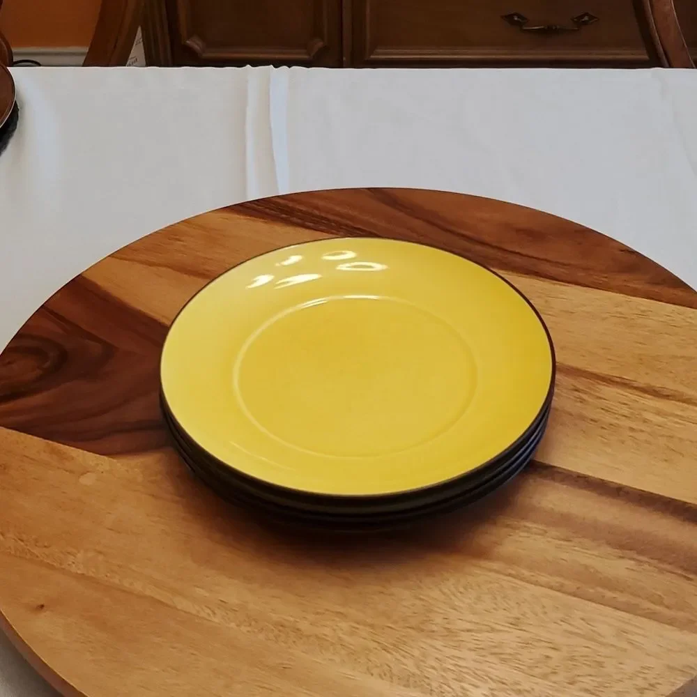 Waechtersbach salad platesA set of 4